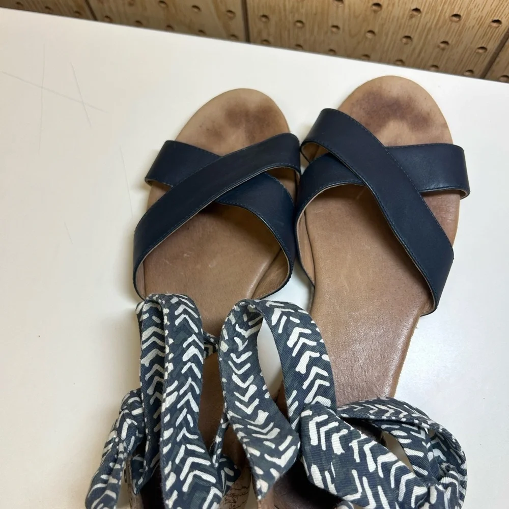 Ugg Idina Sandal Navy Leather Cross Strap